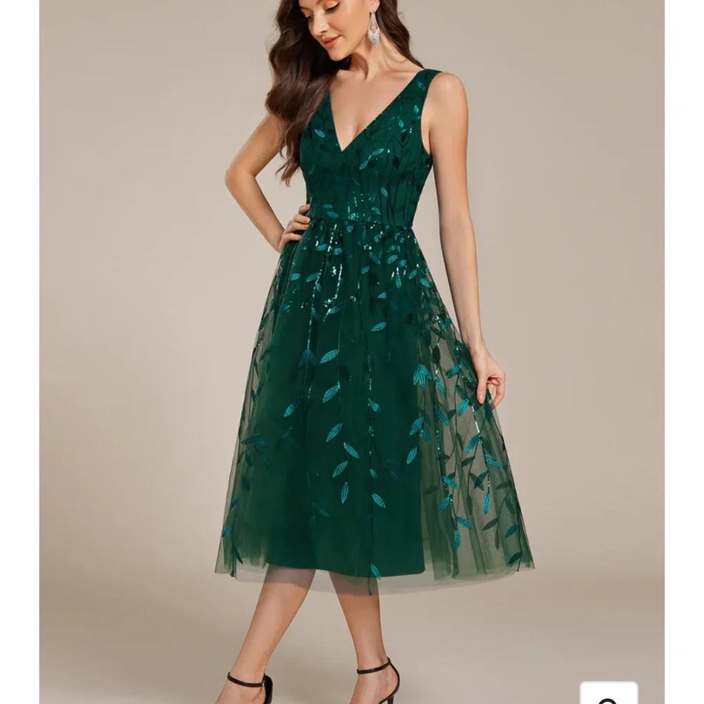 Ever Pretty Green Sequin V Neck Leaf Dress STUNNING BNWT - Picture 4 of 5